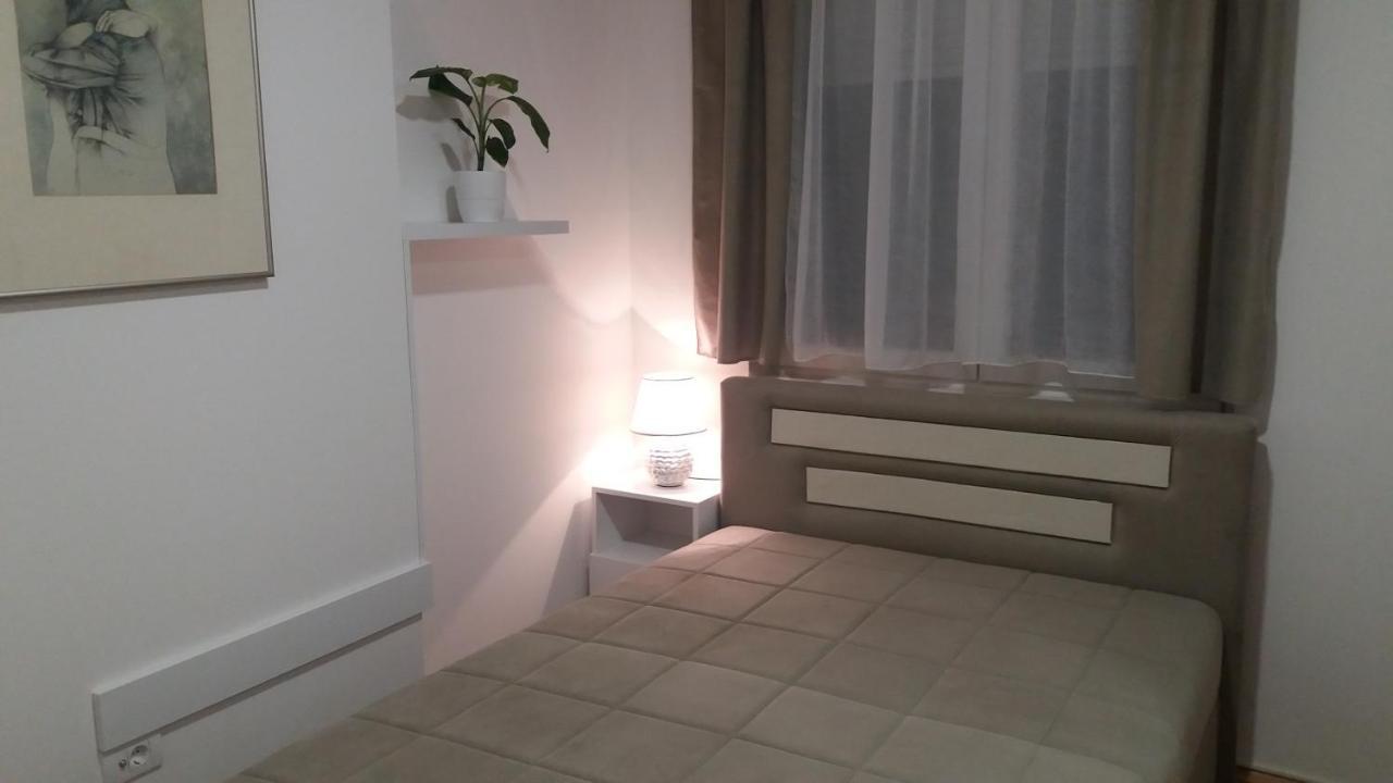 Stojanovic R Apartman Appartement Novi Sad Buitenkant foto