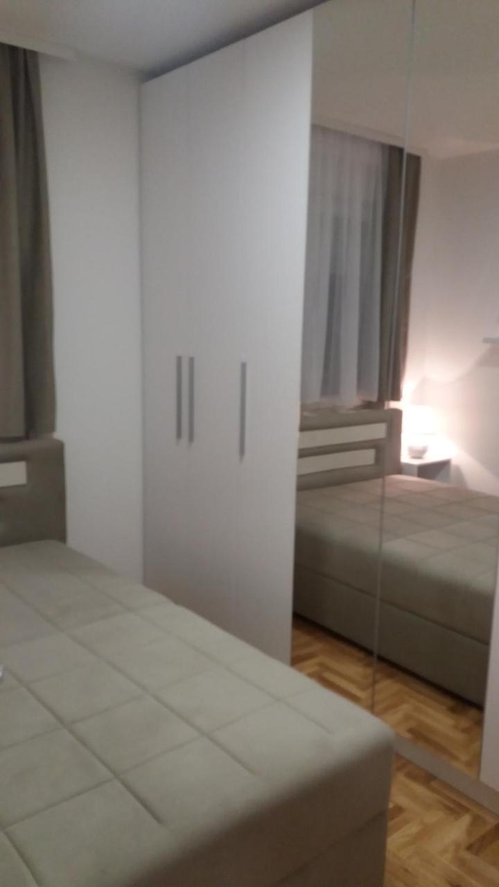 Stojanovic R Apartman Appartement Novi Sad Buitenkant foto